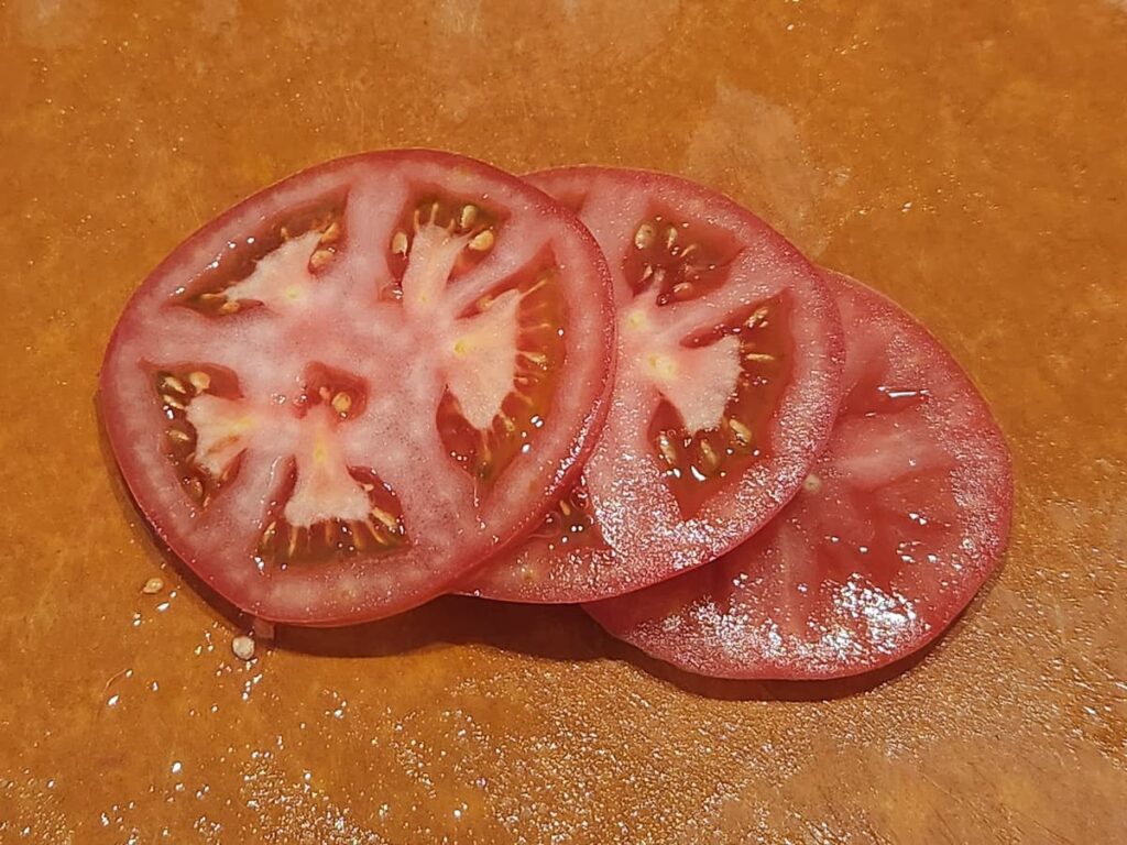 トマトをスライスする